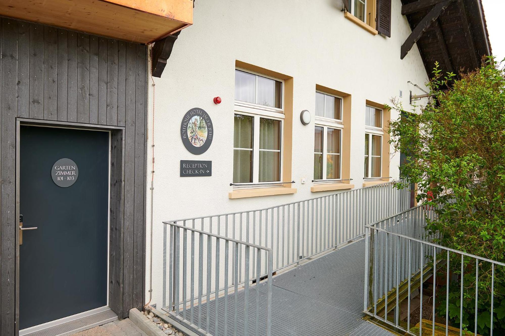 Hotel Jaeger Jeuss - Murten - Self-Check-In Екстер'єр фото
