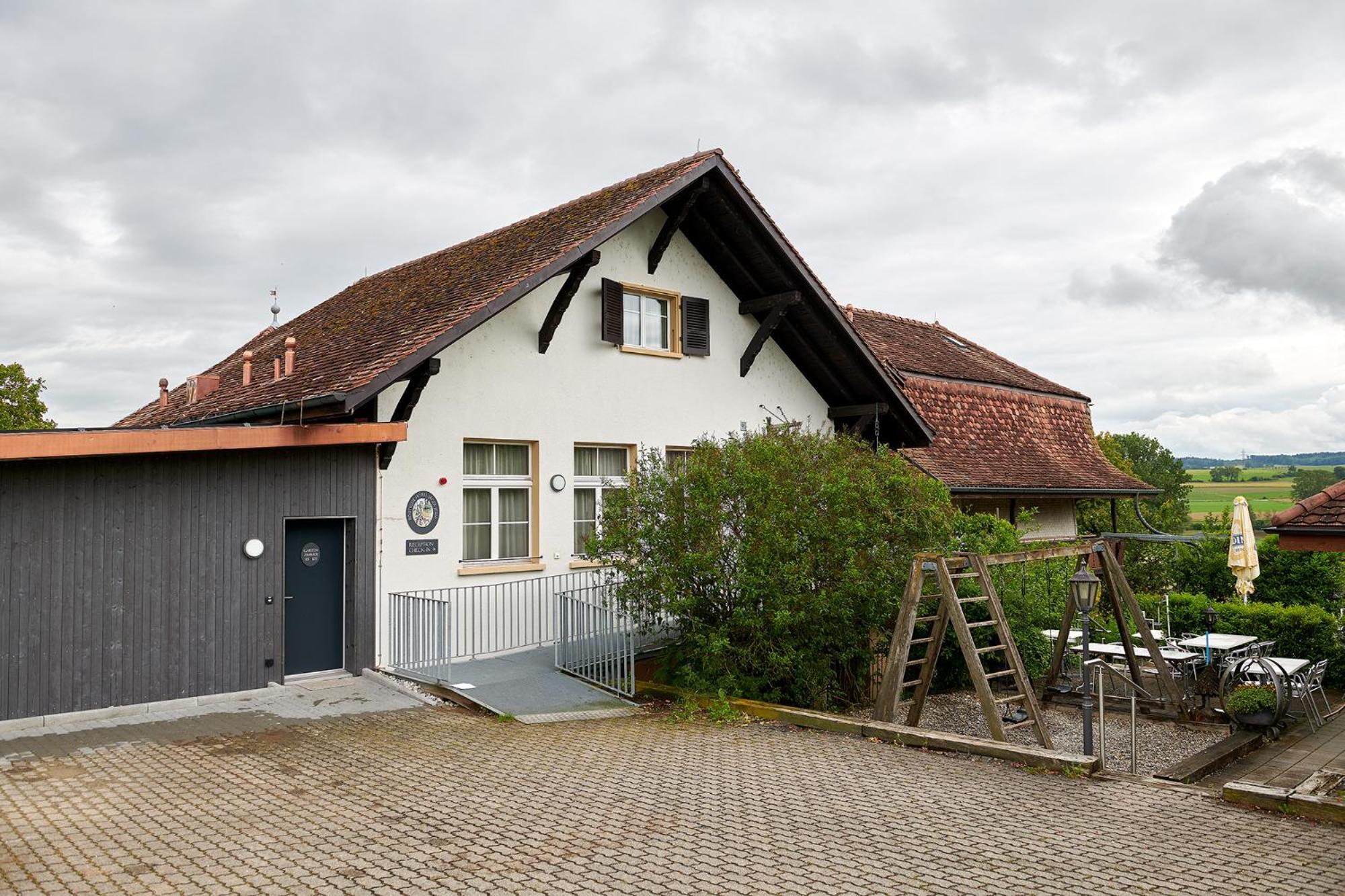 Hotel Jaeger Jeuss - Murten - Self-Check-In Екстер'єр фото